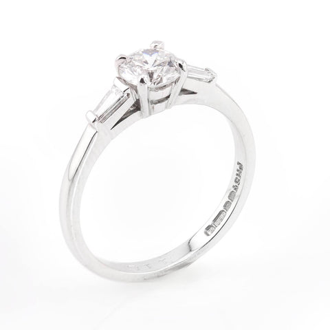 18K white gold engagement ring with 0.50ct diamonds