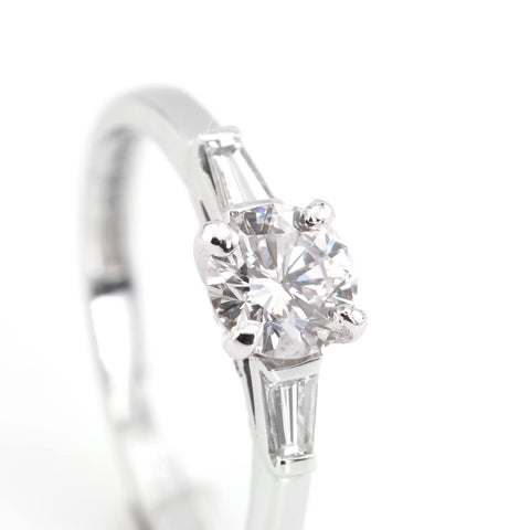 18K white gold engagement ring with 0.50ct diamonds