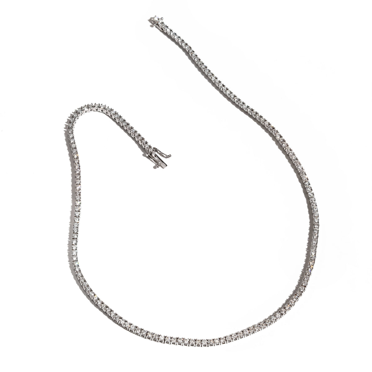 Tennis necklace with diamonds 2.90ct in 18K gold